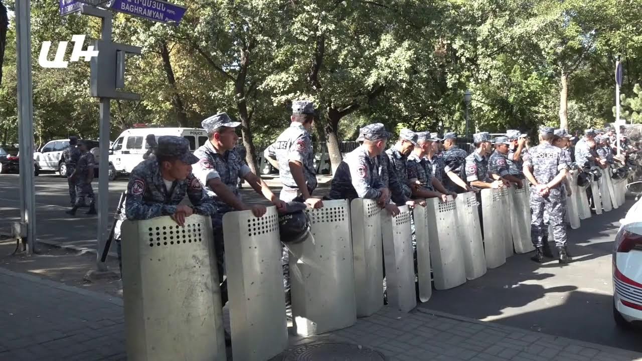 «Ռոսիա Մոլ»-ի վարձակալները բողոքի ակցիա են անցկացրել՝ պահանջելով վարձակալության պայմանագրի պաշտպանություն