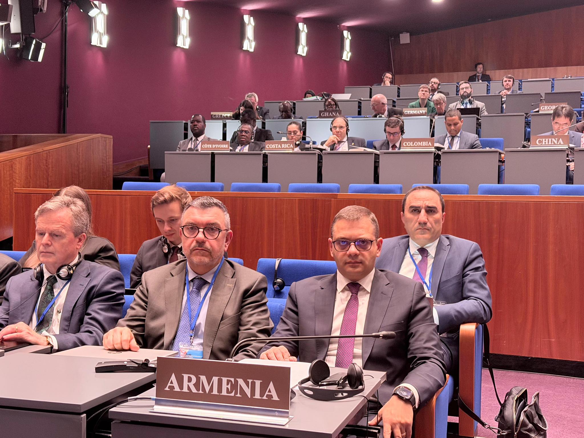 Հայաստանը դուրս է եկել զենքի միջազգային շուկա և կազգայնացնի «Արարատցեմենտ» գործարանը
