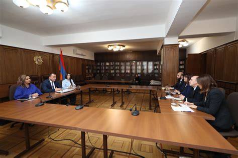 Սահմանադրական դատարանից պահանջը՝ գործել սահմանադրությանը համաձայն
