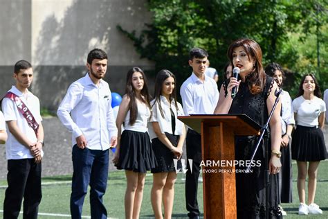 Հայաստանի դպրոցներում հնչեց վերջին զանգը