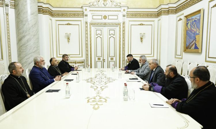 Իրավապաշտպան Ռուբեն Մելիքյանը հայտնում է ԵՊՀ-ում դասավանդելու դադարեցման մասին